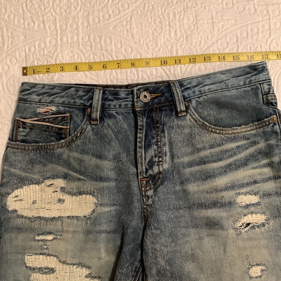 Cult of Individuality Logan Distressed Denim Short With Frayed trim - Picture 14 of 16